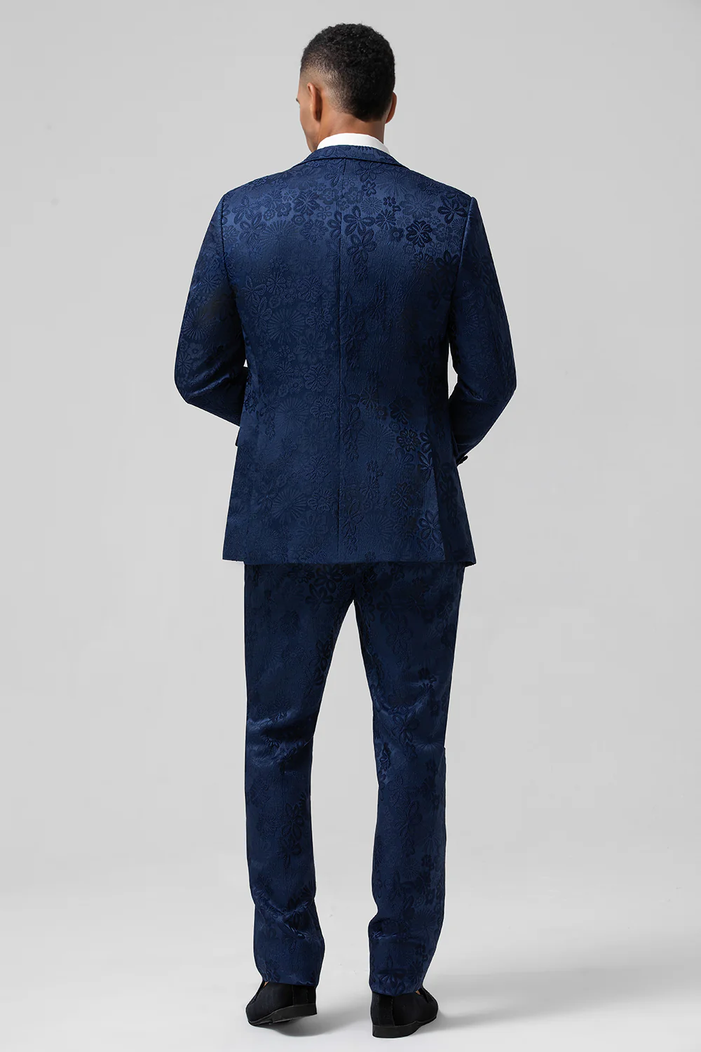Black Peak Lapel Jacquard 3 Pieces Men's Suits - Image 10