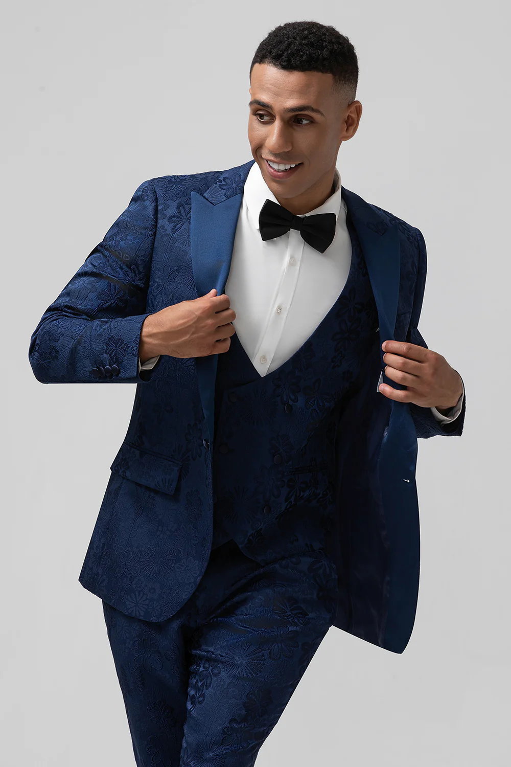 Black Peak Lapel Jacquard 3 Pieces Men's Suits - Image 15