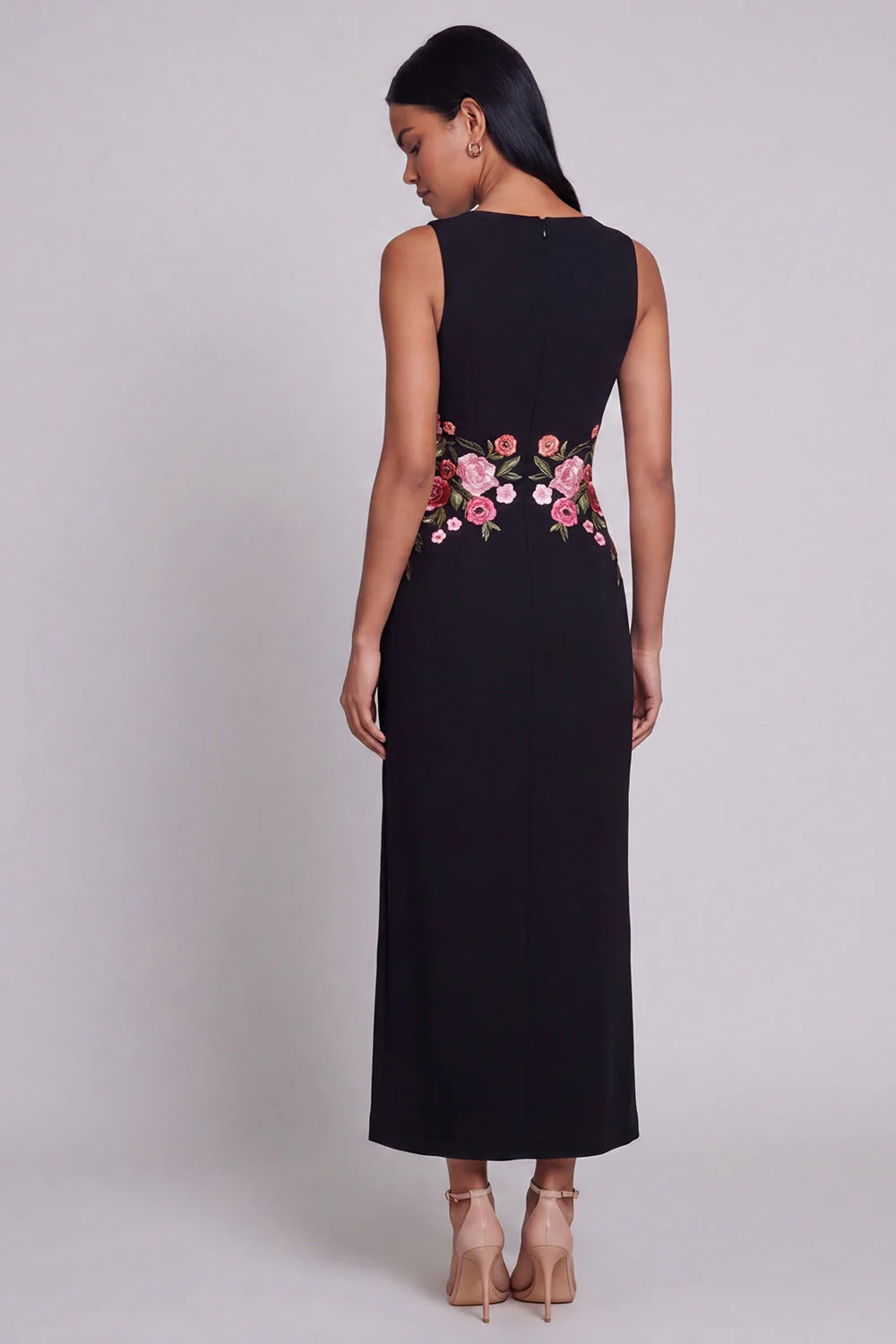 Black Sheath Round Neck Floral Long Formal Dress - Image 2