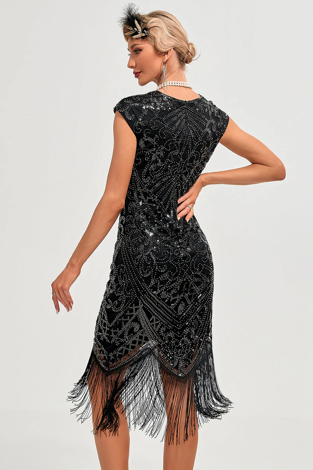 Black Sleeveless Glitter Fringes 1920s Dress with Accessories Set - Image 2