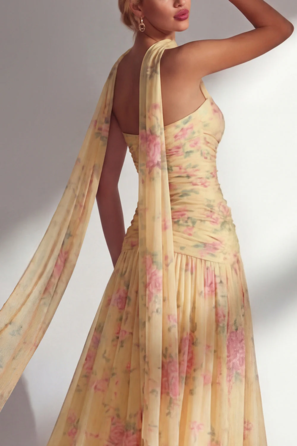 Yellow Floral Printed Ruched Strapless Chiffon Long Bridesmaid Dress with Slit - Image 4