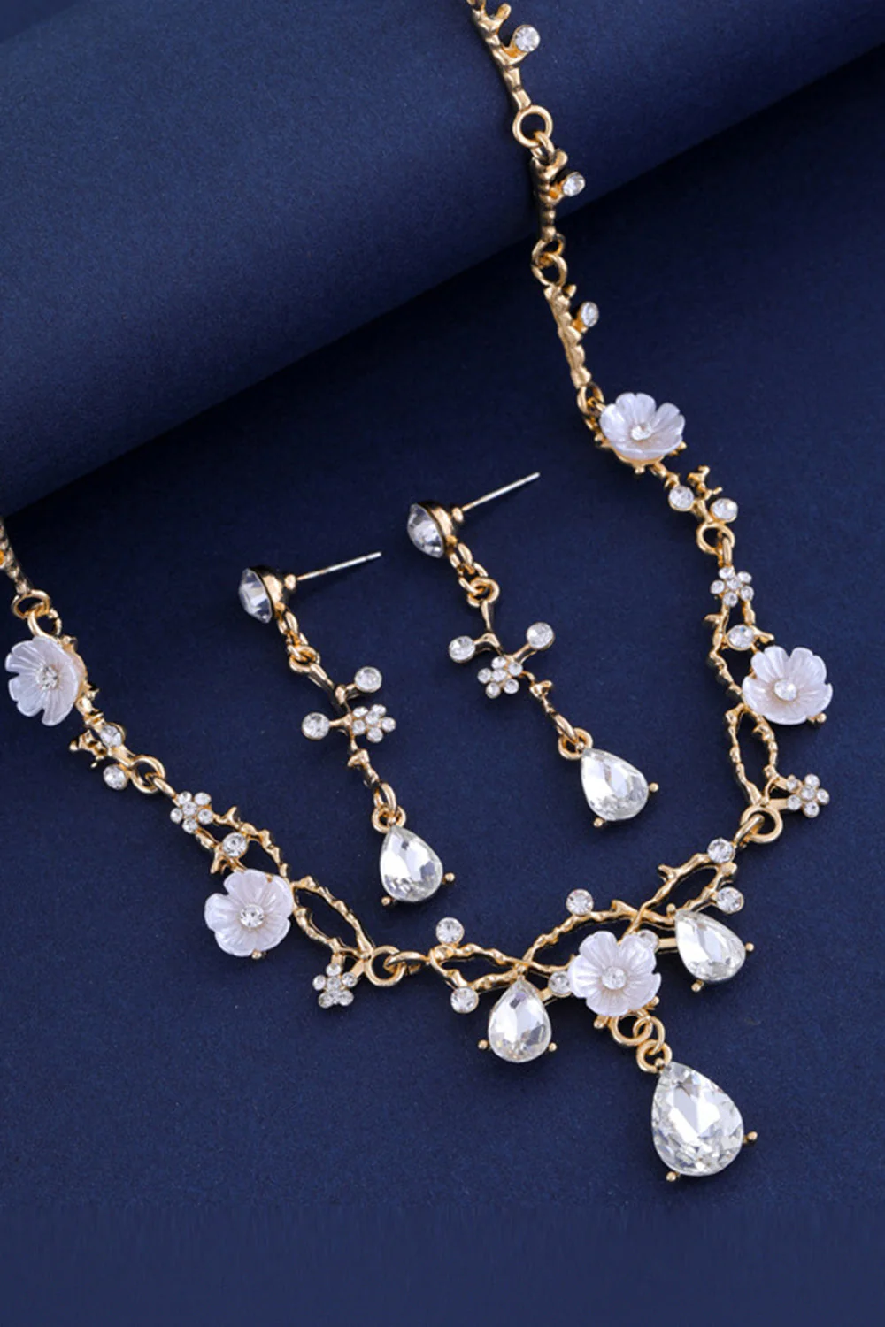 Golden Bridal Necklace Earring Set For Wedding - Image 2