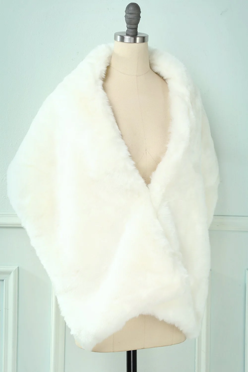 Gorgeous Warm Shawl - Image 3