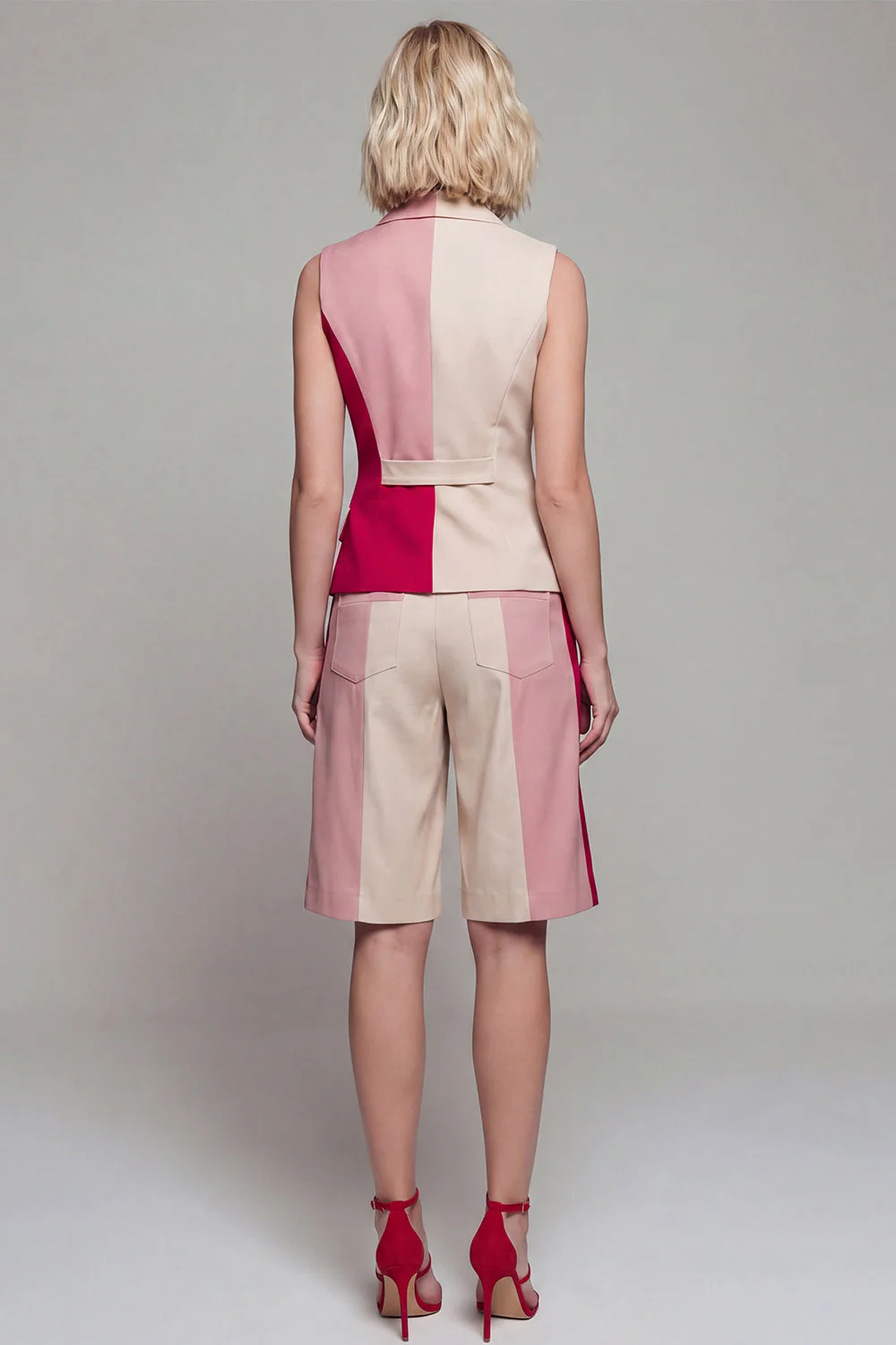 Light Khaki Peaked Lapel 2 Piece Women Suits with Pockets - Image 2