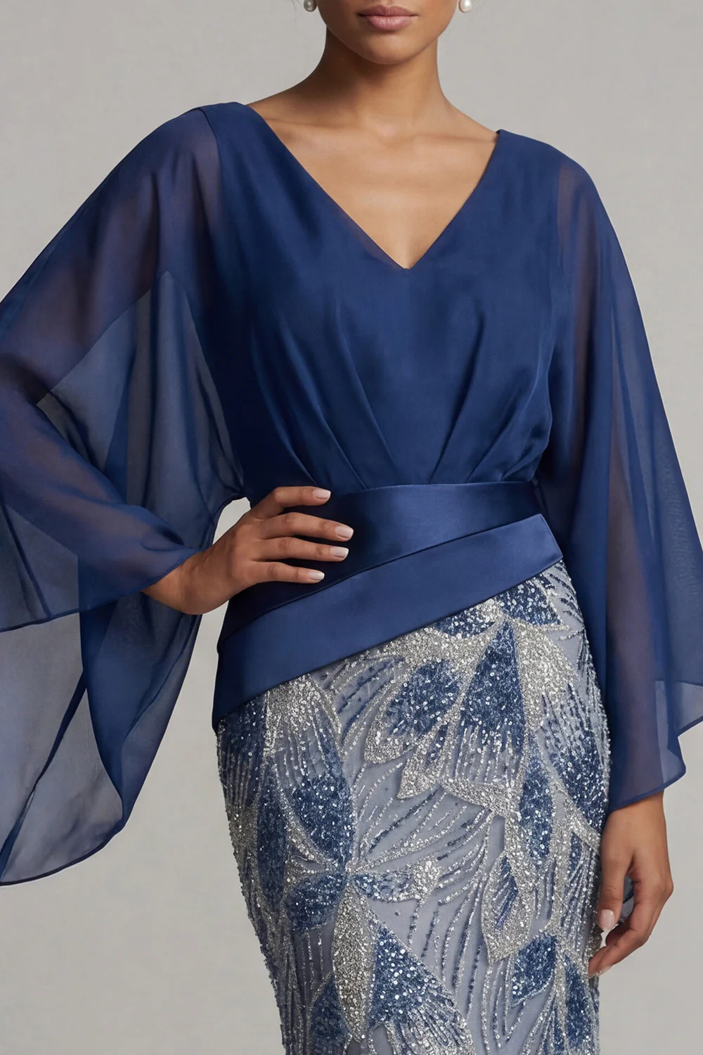 Sparkly Navy Mermaid V-Neck Mother of the Bride Dress with Long Sleeves - Image 4