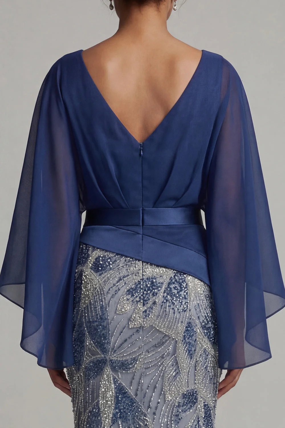 Sparkly Navy Mermaid V-Neck Mother of the Bride Dress with Long Sleeves - Image 5
