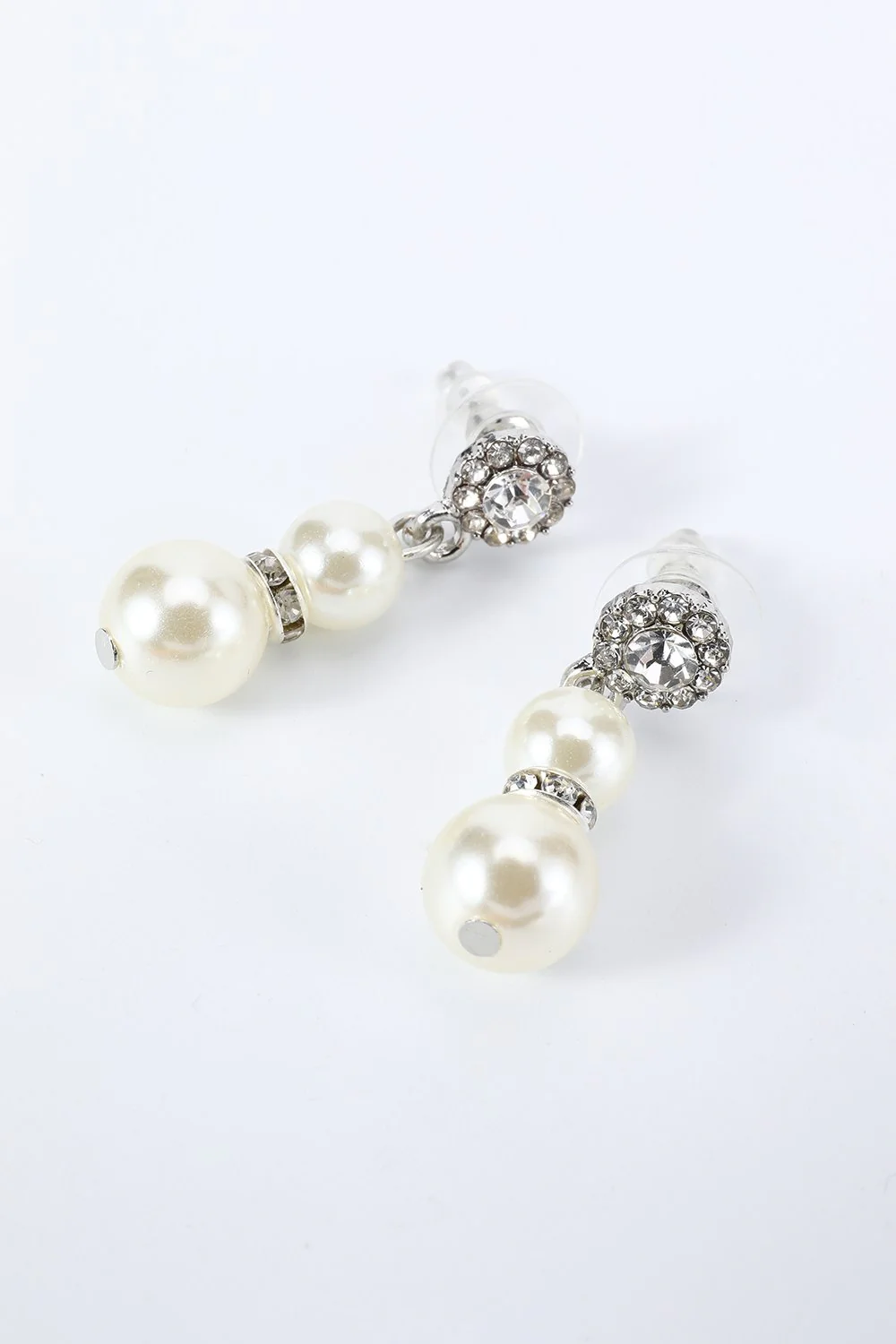 White Pearl 1920s Accessories Set - Image 2
